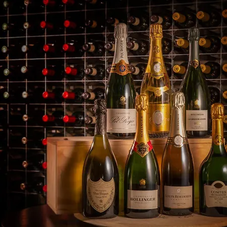 Отель Langdale Chase 5*