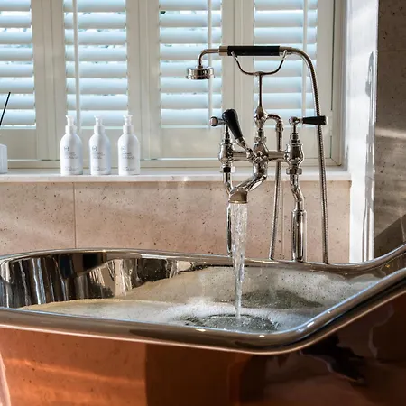 Langdale Chase Отель